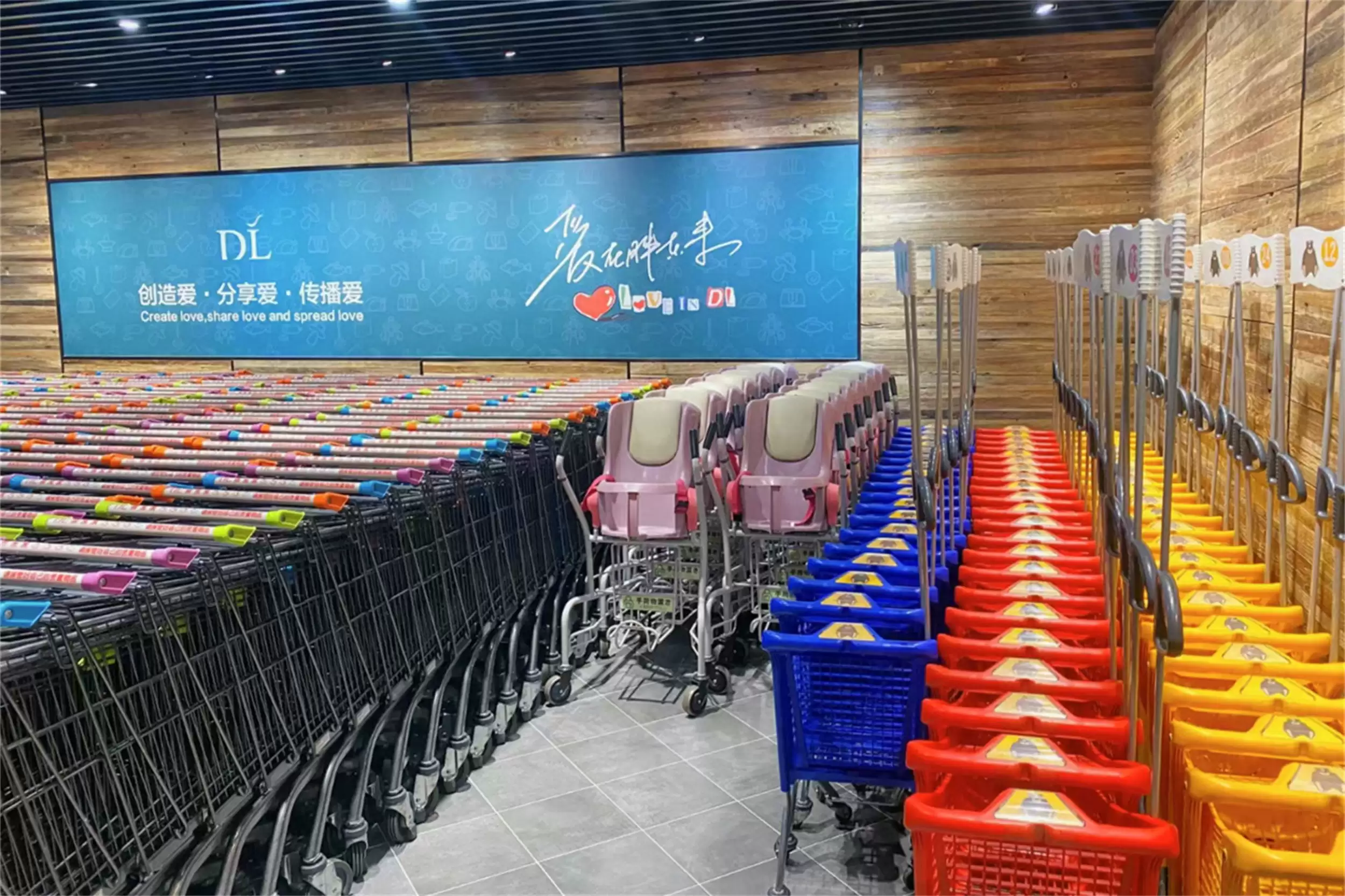 胖东来陈列美学：哈密瓜展示引惊叹插图1