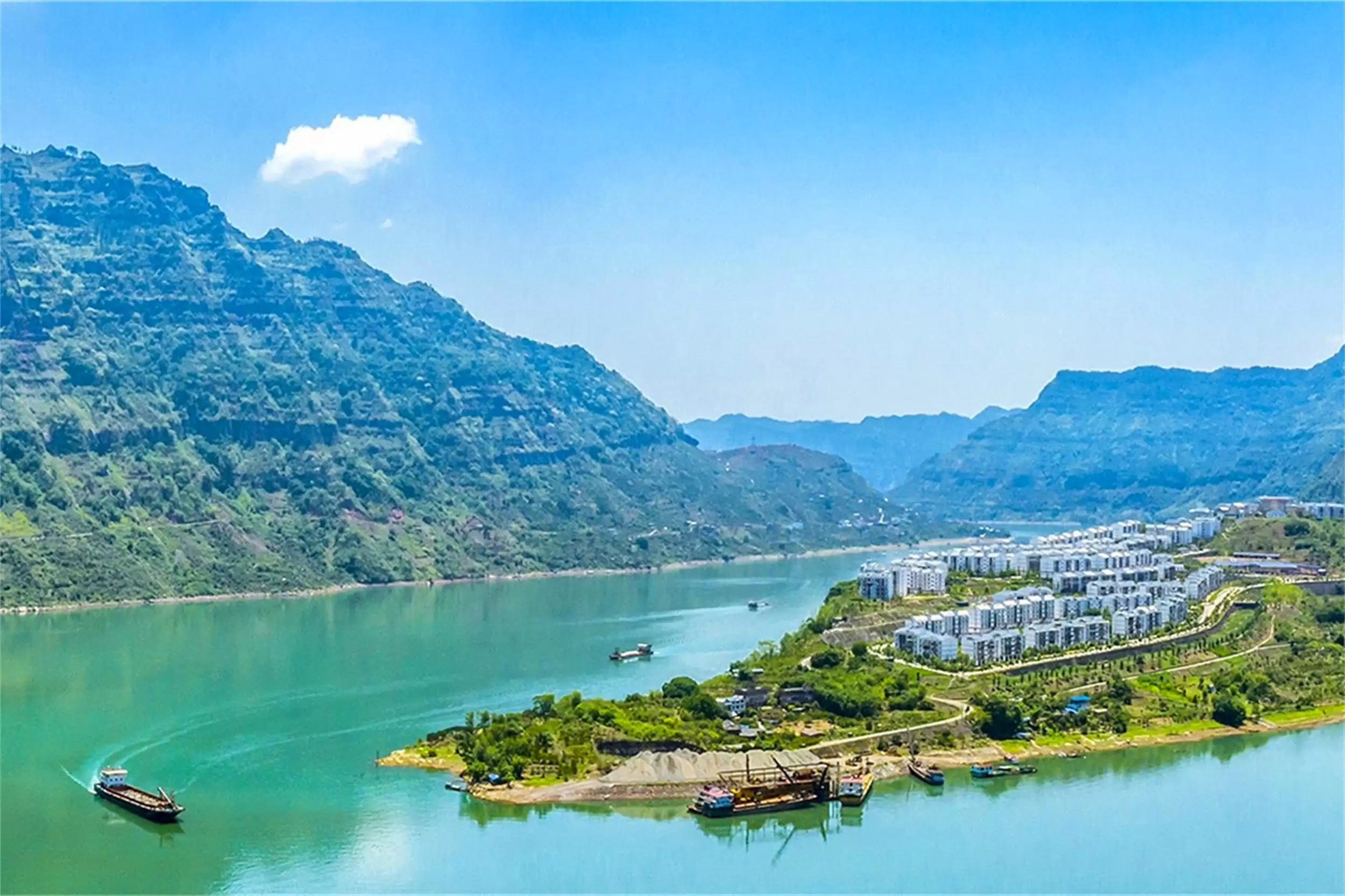 凤凰传奇歌中“乌蒙山”：旅游胜地探秘插图2