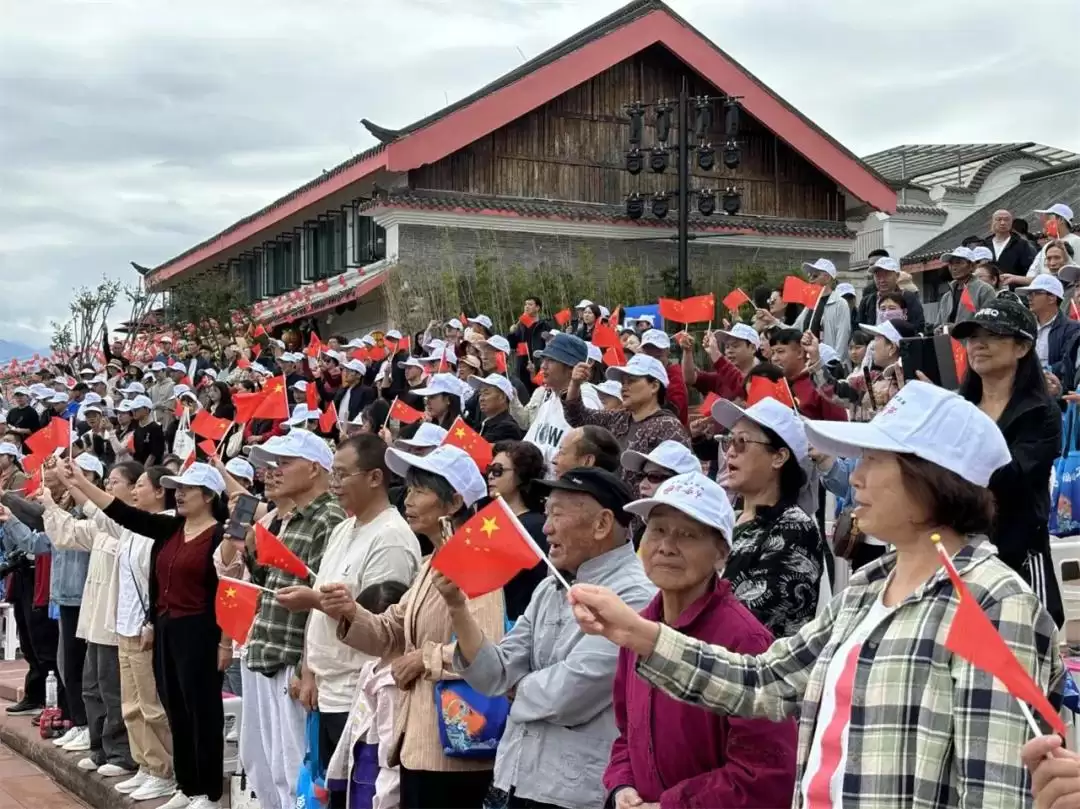 西昌邛海开海节盛大举行，568斤鱼王拍出高价88万！插图10