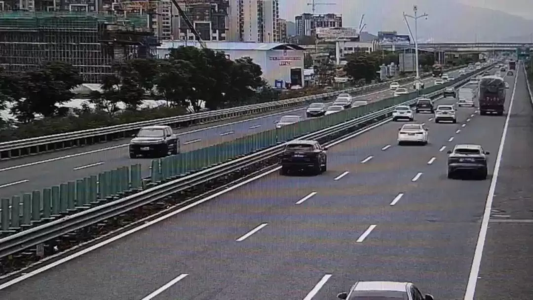 国庆前3日16万辆车涌入西昌，旅游高峰来临！插图2