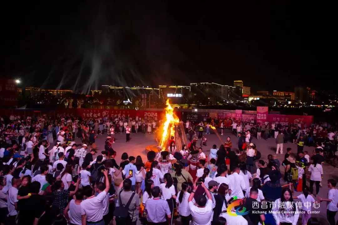 视觉盛宴：2024年凉山彝族火把节精彩画面回顾！插图9