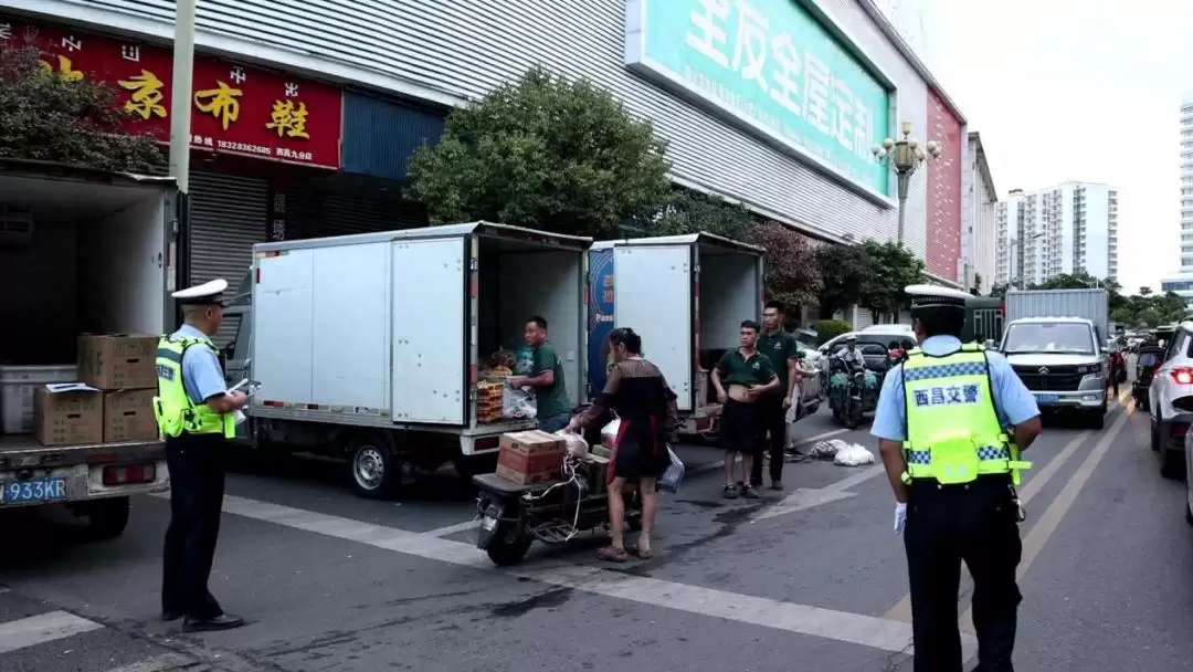开学季西昌公安交警全力护学，保障师生安全出行！-会东网