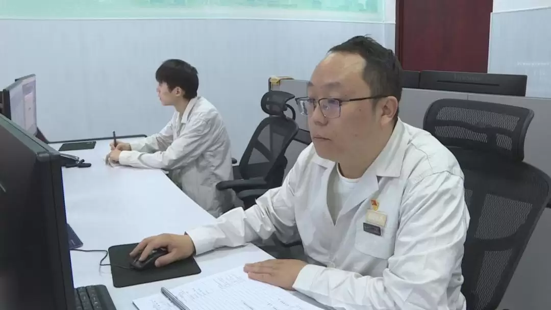 国庆西昌电力人坚守，守护万家灯火通明照亮！插图1