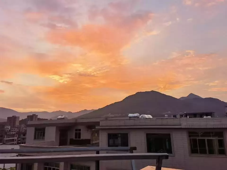 西昌今日朝霞美如画，高清图片为你保存留念！插图9