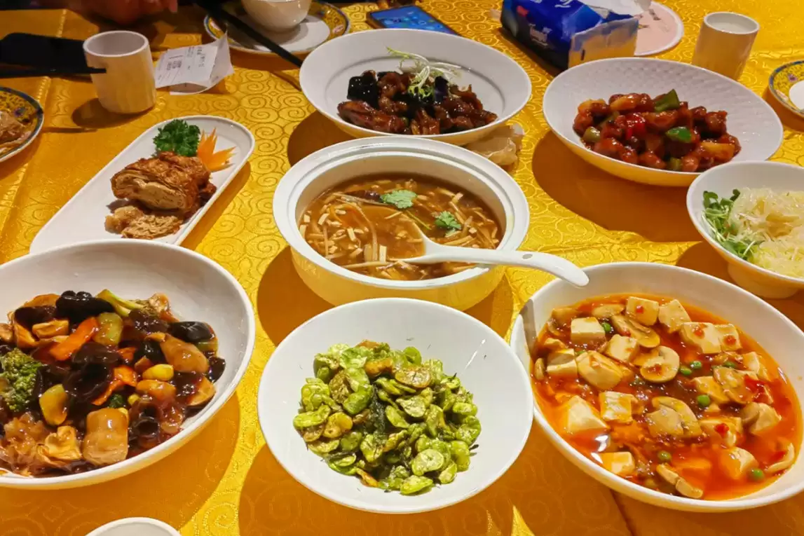 中国10大老字号饭店，金字招牌长盛不衰插图8