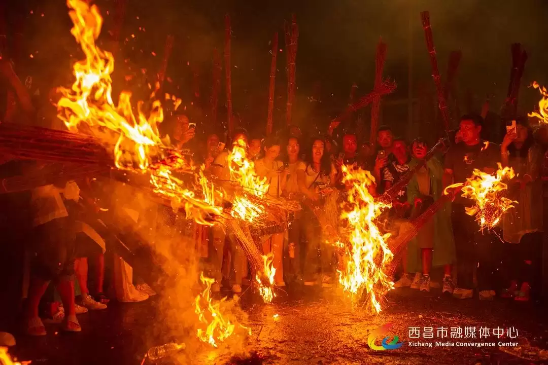 视觉盛宴：2024年凉山彝族火把节精彩画面回顾！插图29