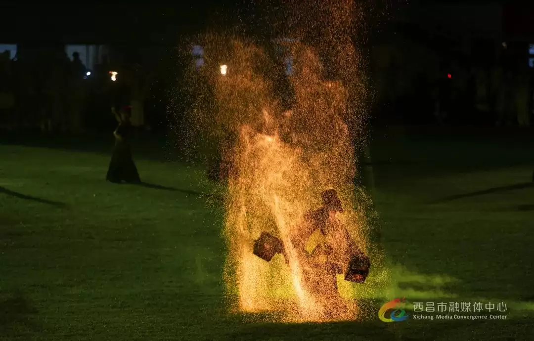 视觉盛宴：2024年凉山彝族火把节精彩画面回顾！插图47