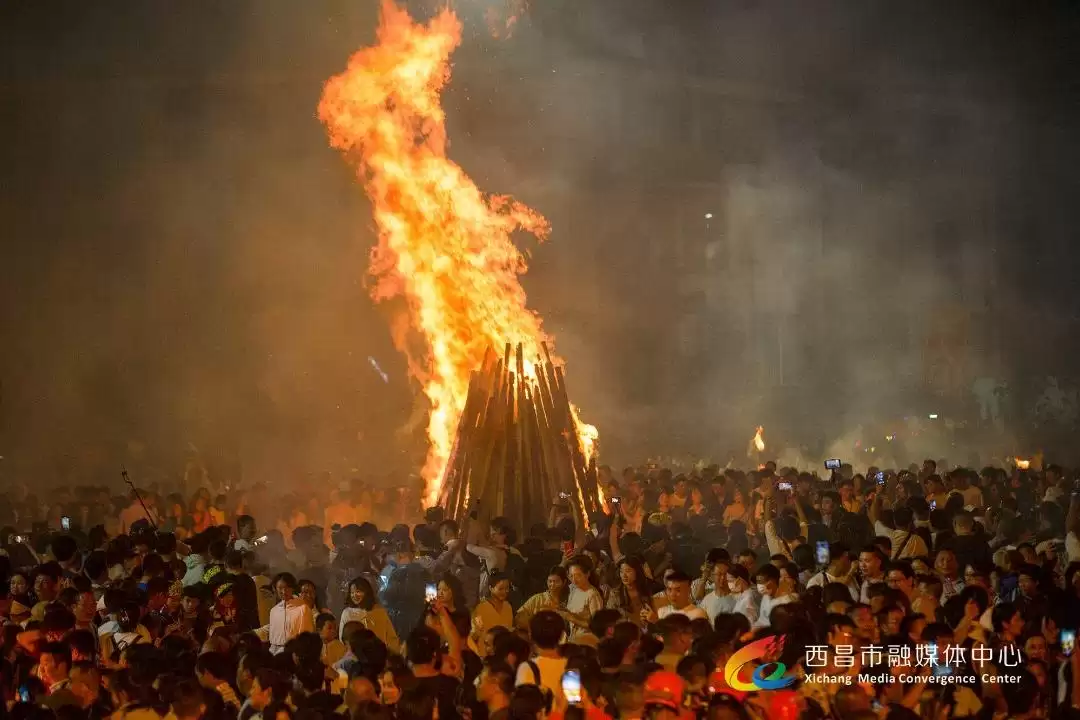 视觉盛宴：2024年凉山彝族火把节精彩画面回顾！插图33
