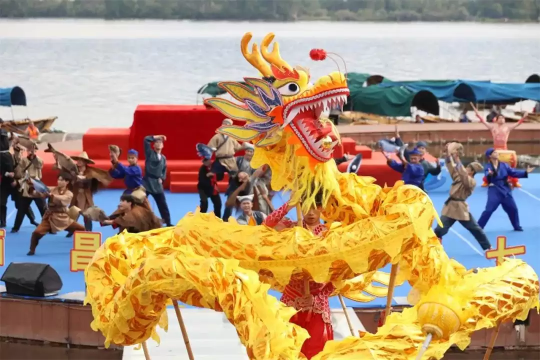 西昌邛海开海节盛大举行，568斤鱼王拍出高价88万！插图1