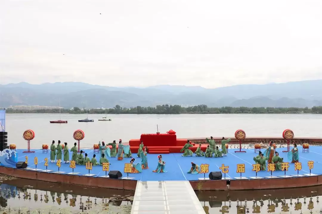 西昌邛海开海节盛大举行，568斤鱼王拍出高价88万！插图6