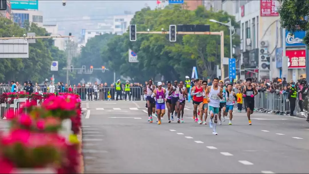数据解读“西马”：一场别具特色的马拉松赛事！插图1