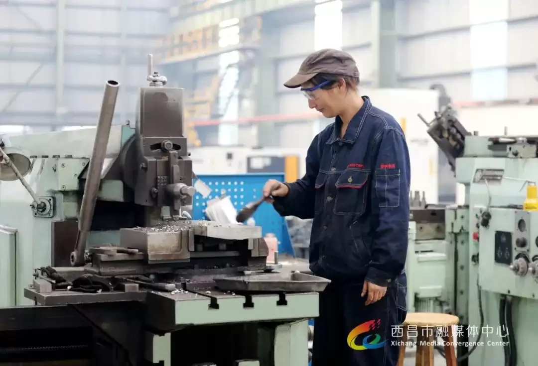 西昌市摄影家协会作品展，钢铁职工风采尽展现！插图7