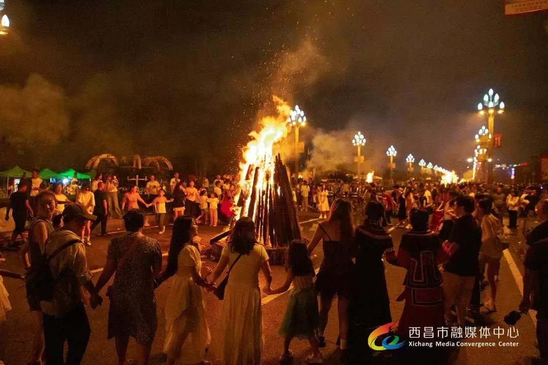 视觉盛宴：2024年凉山彝族火把节精彩画面回顾！插图30