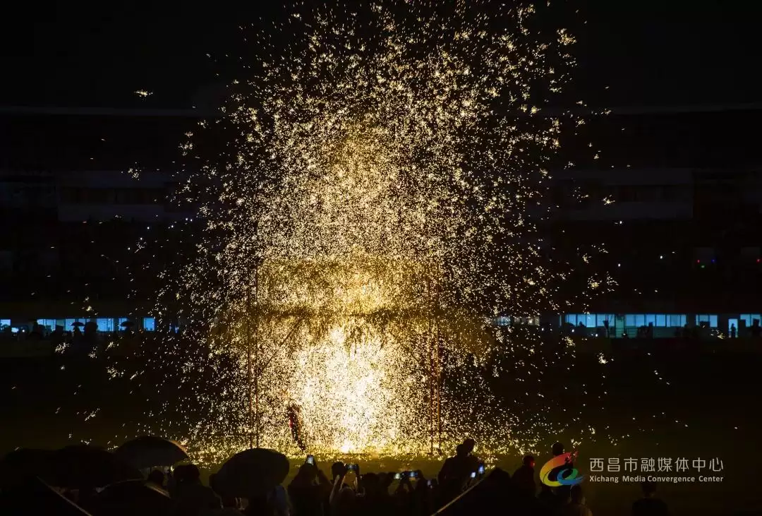 视觉盛宴：2024年凉山彝族火把节精彩画面回顾！插图49