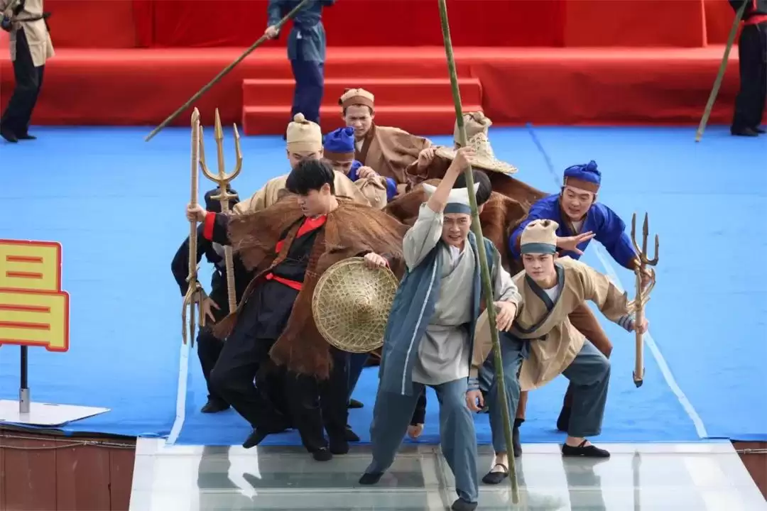 西昌邛海开海节盛大举行，568斤鱼王拍出高价88万！插图2