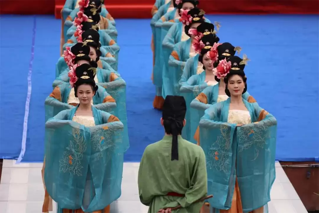 西昌邛海开海节盛大举行，568斤鱼王拍出高价88万！插图4