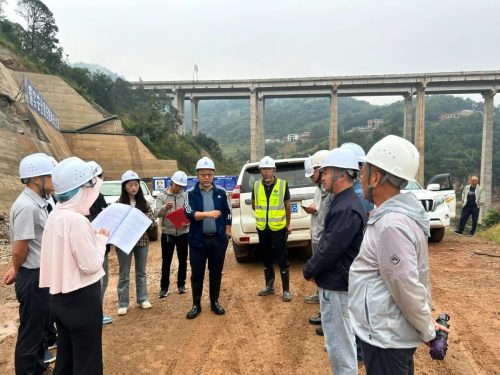 国庆假期,两岔河水库建设者坚守岗位抢工期插图1 国庆假期,两岔河水库建设者坚守岗位抢工期插图1