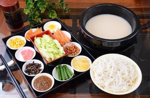 云南美食探索：十大经典小吃，唤醒你的味蕾记忆插图1