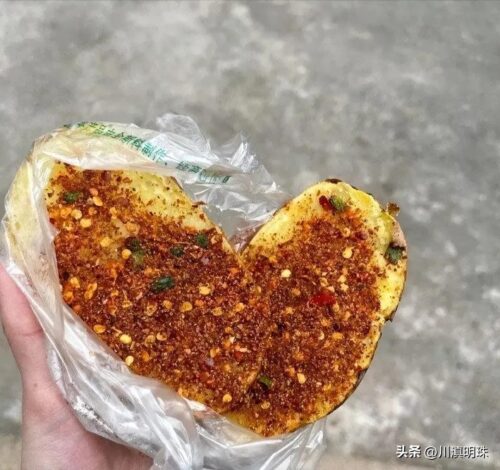 舌尖上的凉山汉堡：四川特色小吃的魅力插图