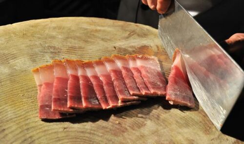云南美食探索：十大经典小吃，唤醒你的味蕾记忆插图9