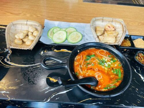 云南美食探秘：六大地道小吃与特色菜肴，品味云南独特风味插图1