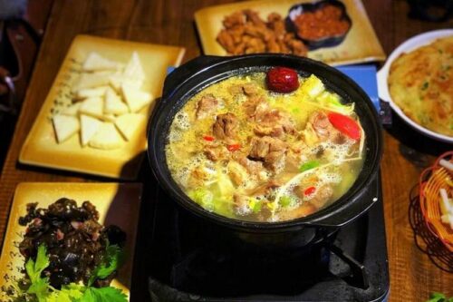云南美食之旅：探寻八大滇菜之魂，品味彩云之南的独特风味插图12