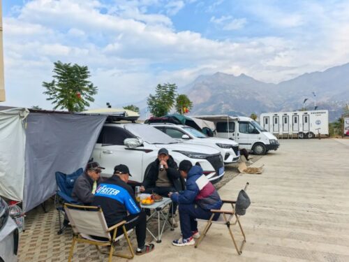 大崇镇房车旅行热潮兴起，当地政府全力保障游客体验-会东网