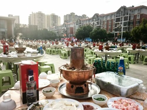 会东“双黑”美食节盛况：冬日暖阳下的美食与文化盛宴-会东网