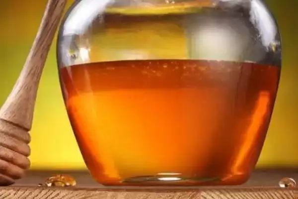 蜂蜜有几种颜色，主要有白色、水白色、琥珀色等7种颜色插图7