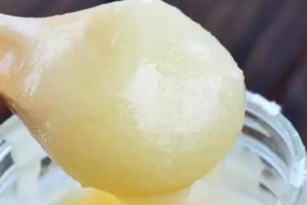 椴树蜜的特征，呈水白色且质地粘稠插图1