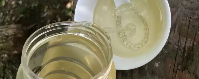 洋槐蜜简介，是蜜蜂采集洋槐花蜜酿成的-会东网