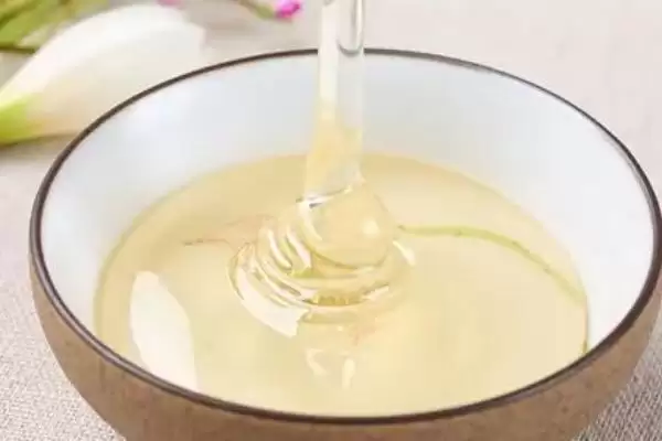 槐花蜜的价格高的原因，其品质优良且稀少插图2