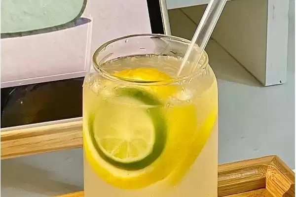 柠檬水属于酸性还是碱性，口感较酸但其实是碱性饮品插图2