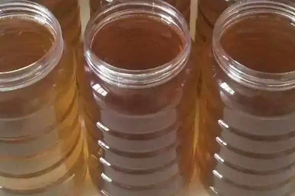 乌桕蜜的喝法，用温开水冲匀后即可饮用插图3
