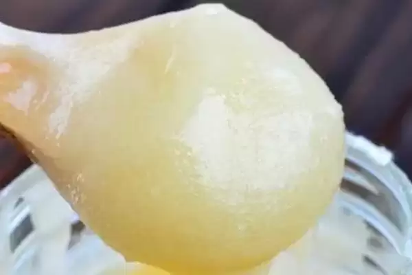 椴树蜜和槐花蜜哪个好，后者口感和色泽都要更好插图3