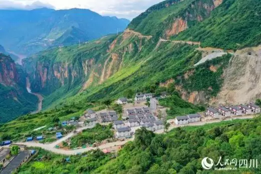 凉山州布拖县亚河村照片实拍:探秘大凉山深处的田园风光插图1 凉山州布拖县亚河村照片实拍:探秘大凉山深处的田园风光插图1