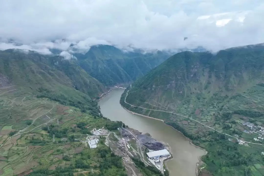 西昭高速 SG5 标洛古隧道顺利贯通 凉山交通建设再迎里程碑突破插图5