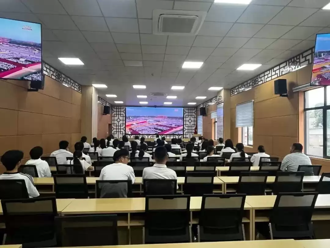 会东县各界观看抗战胜利 80 周年阅兵，伟大抗战精神激发奋进热潮插图6