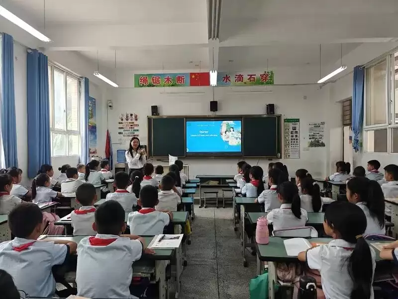 会东县 “县管校聘” 成效显著：92 名教师跨科转岗，助力教育高质量发展插图1