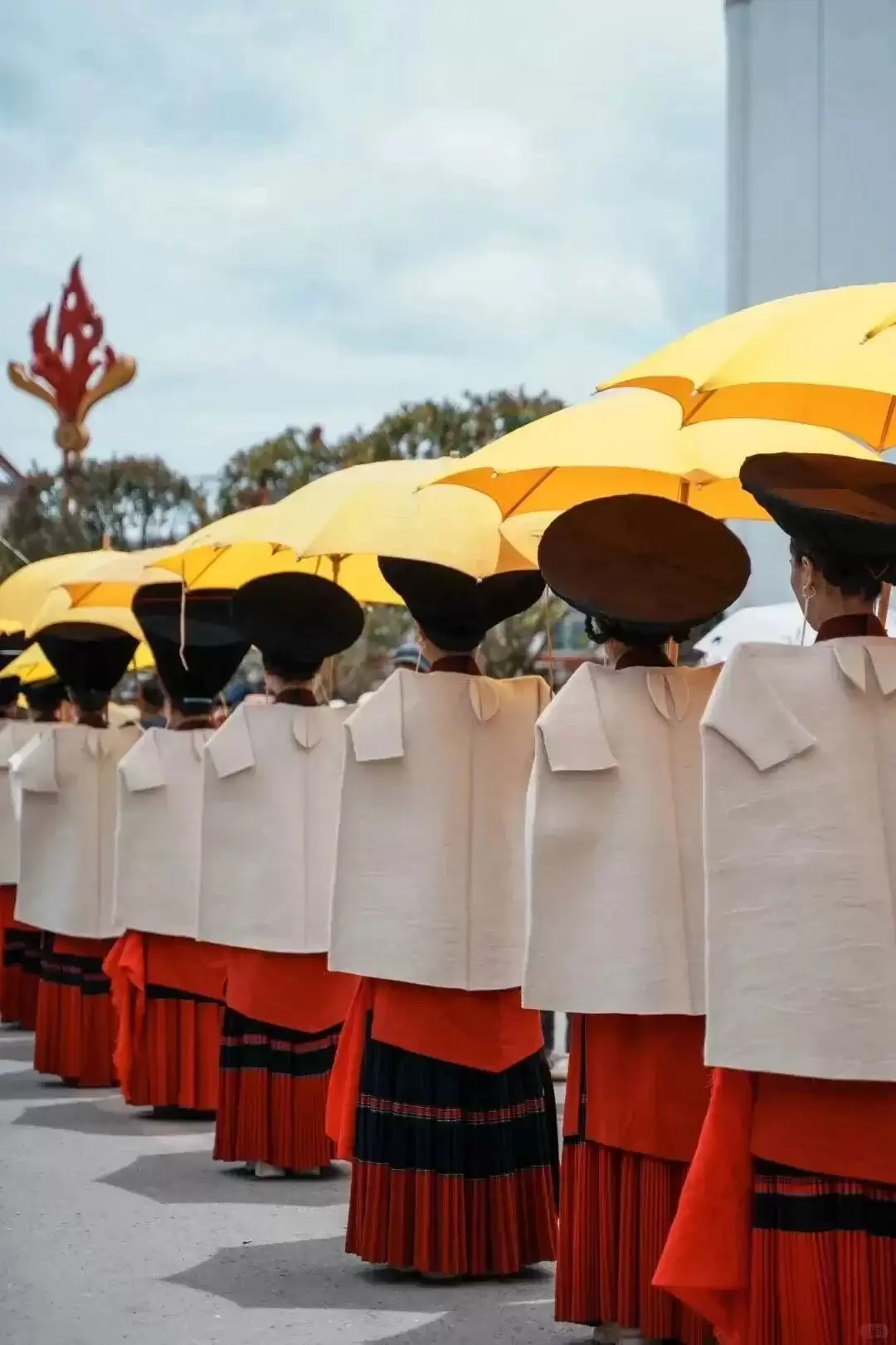 凉山之美：自然、文化与历史交织的五彩画卷插图1