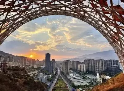 川超联赛巅峰对决:凉山与攀枝花,赛场内外的文旅同源探秘插图 川超联赛巅峰对决:凉山与攀枝花,赛场内外的文旅同源探秘插图