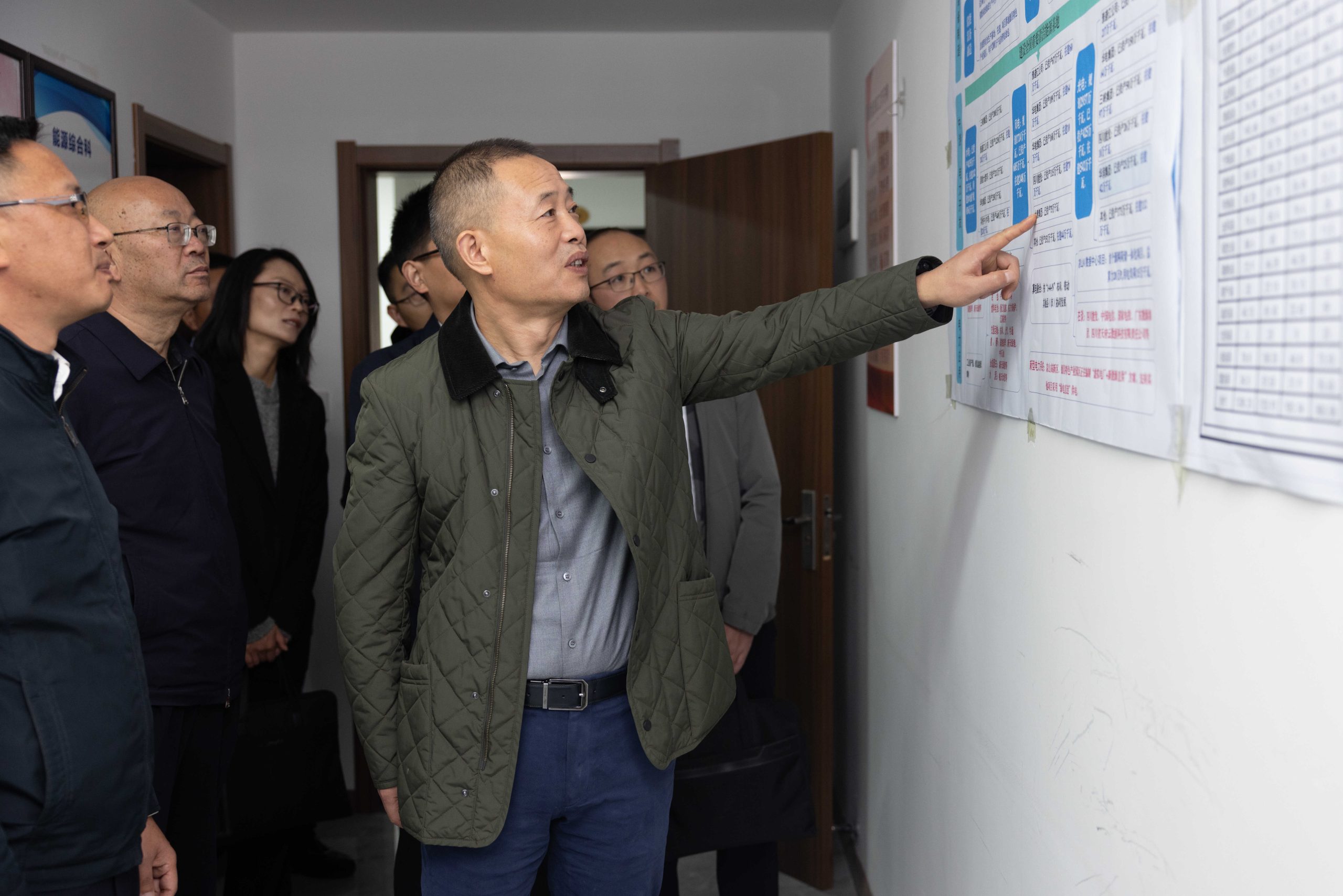 州委常委、常务副州长王岳赴州发展改革委调研座谈-会东网